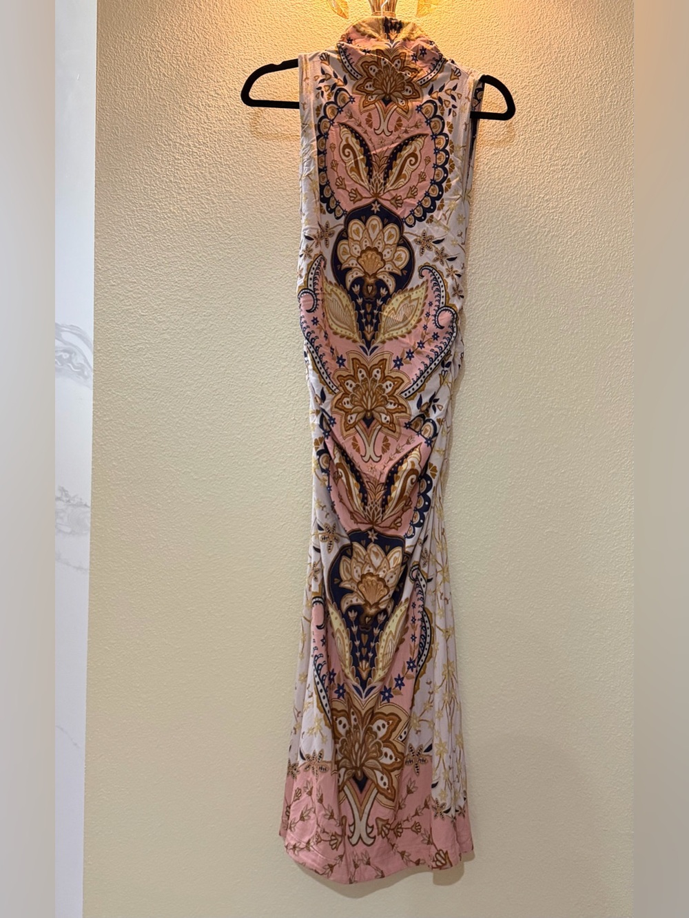FARM Rio Sleeveless Pink Paisley Print Maxi Dress